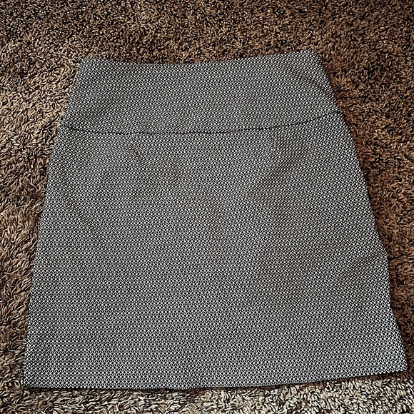 S.C. & CO. Women’s skort. Stretchy and comfortable. - Picture 2 of 5